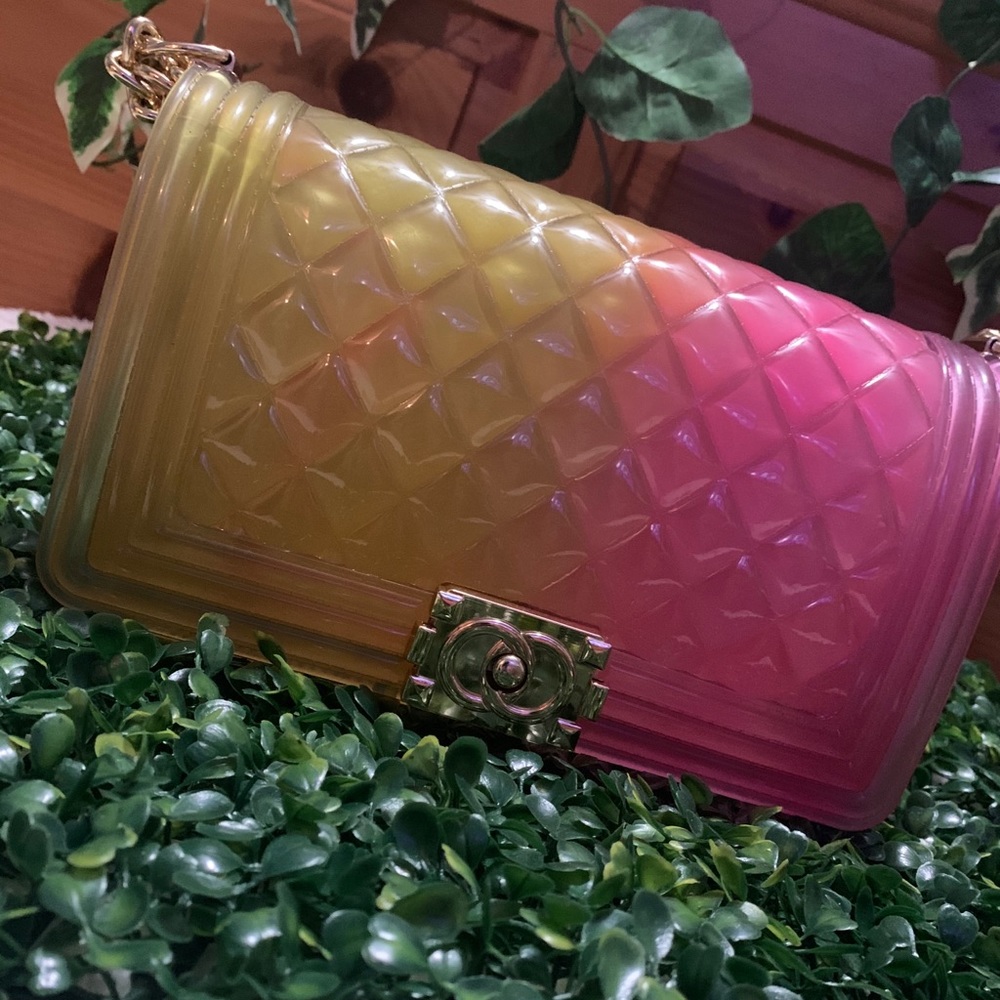 Fashionable purse